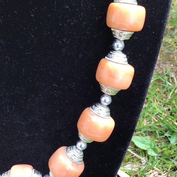 Coral beaded necklace with silver accents - Picture 2 of 3